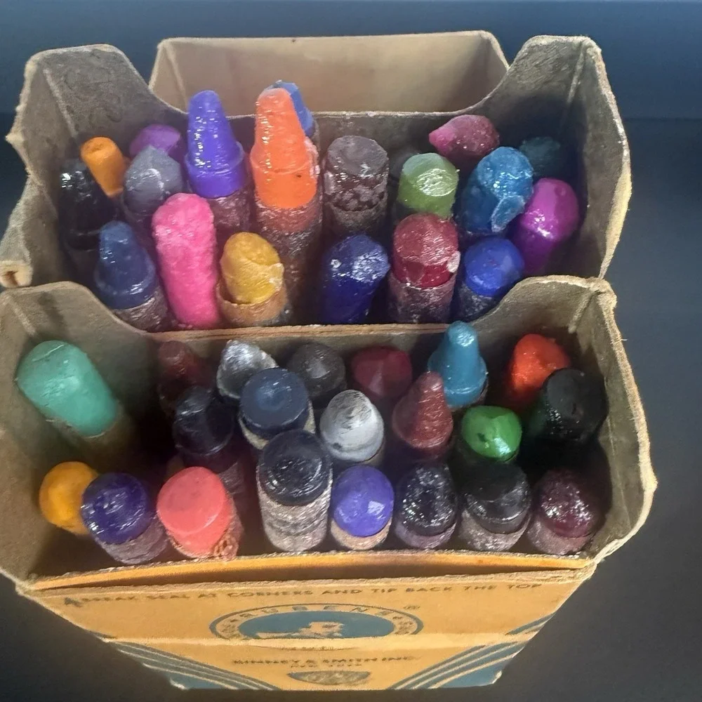 CRAYOLA‎ CRAYONS NO 48 RUBENS BINNEY & SMITH CO Box & Crayons